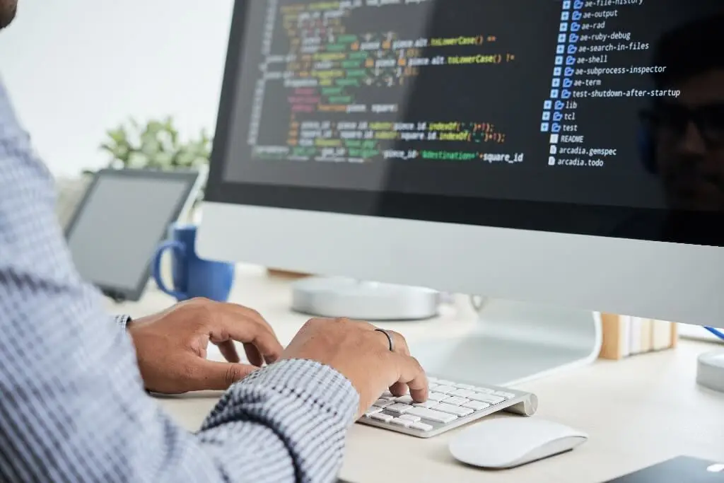 Hire Forward Deployed Engineer, FDE, Forward Deployed Engineer vs software engineer, Forward Deployed Engineer, software engineer